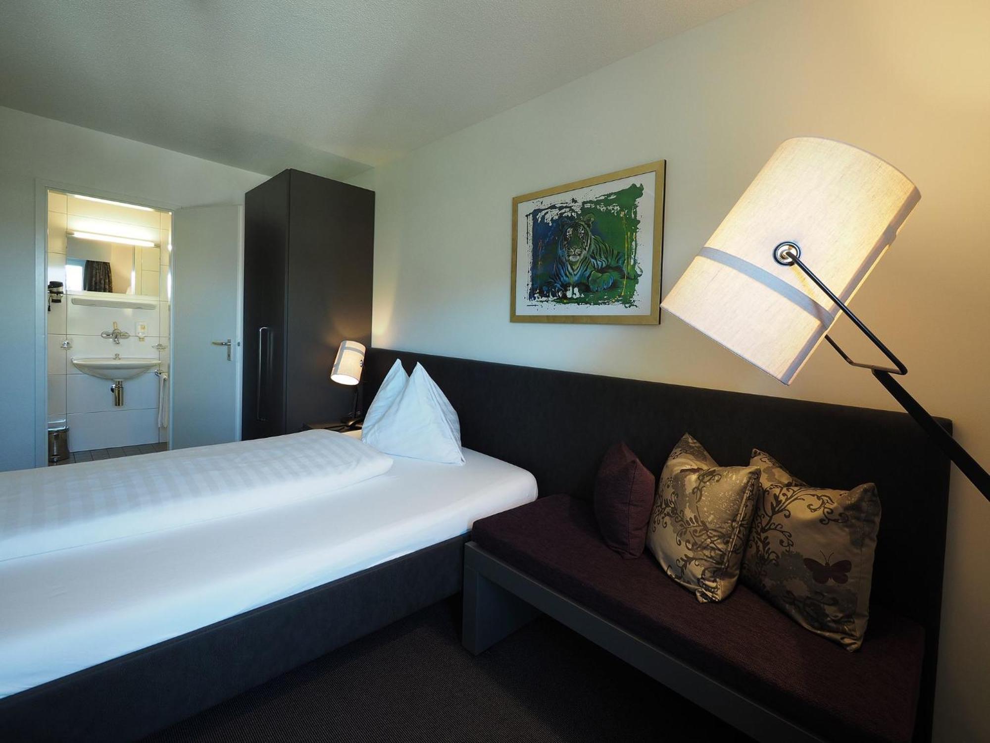 Hotel Restaurant Holiday Thun Kamer foto