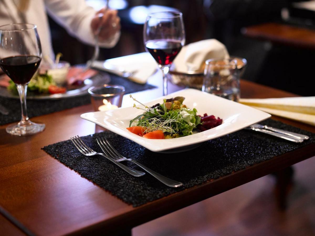 Hotel Restaurant Holiday Thun Buitenkant foto