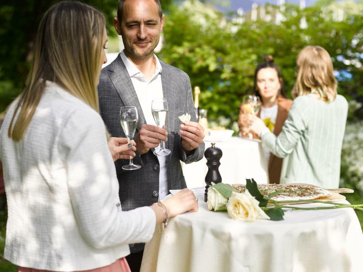 Hotel Restaurant Holiday Thun Buitenkant foto