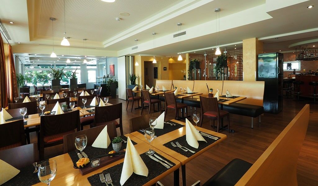 Hotel Restaurant Holiday Thun Buitenkant foto