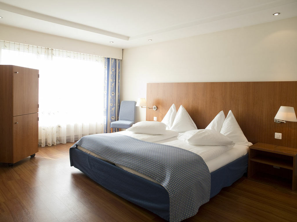 Hotel Restaurant Holiday Thun Buitenkant foto